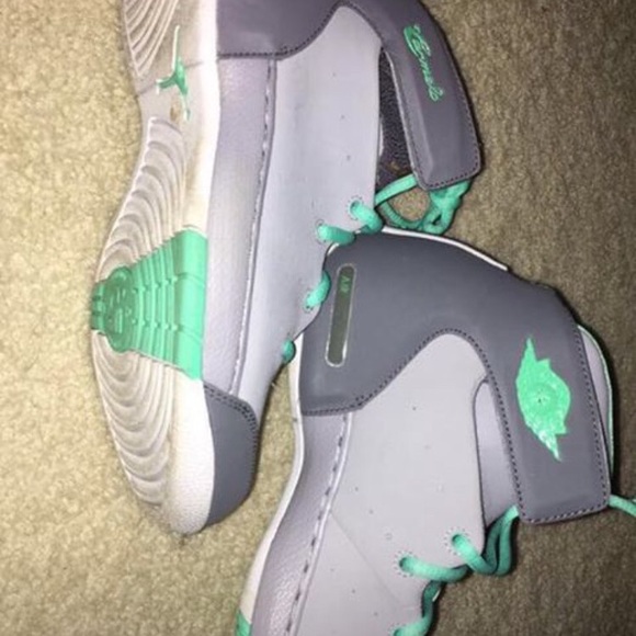 melo sneakers youth